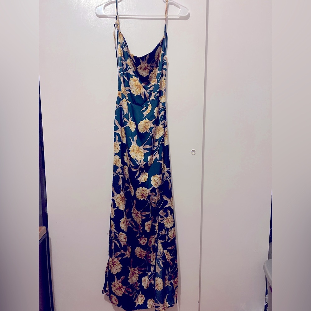 Scoop neck floral dress